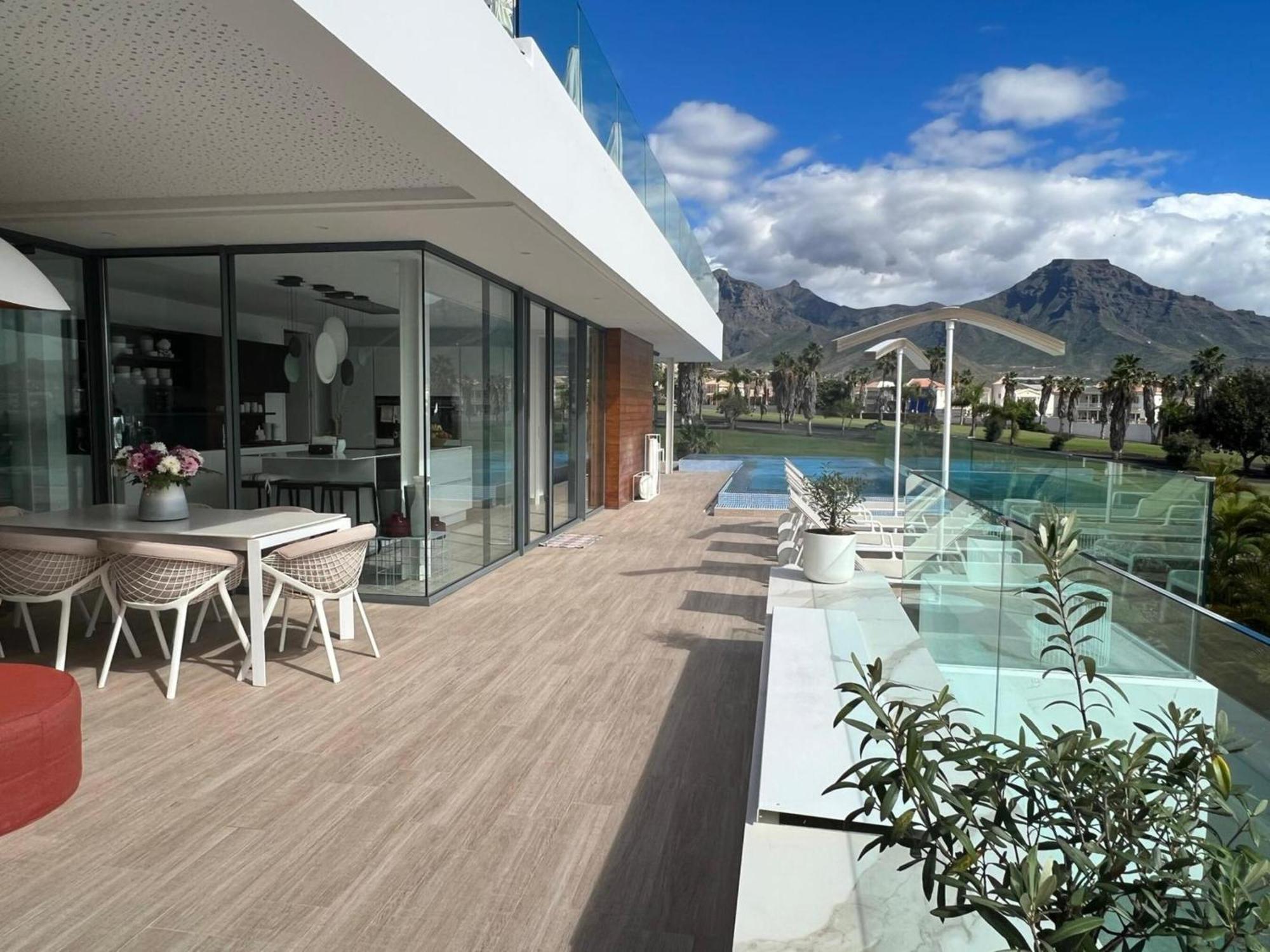 Luxury Villa Rebeka - Heated Pool And Jacuzzi Costa Adeje  Kültér fotó